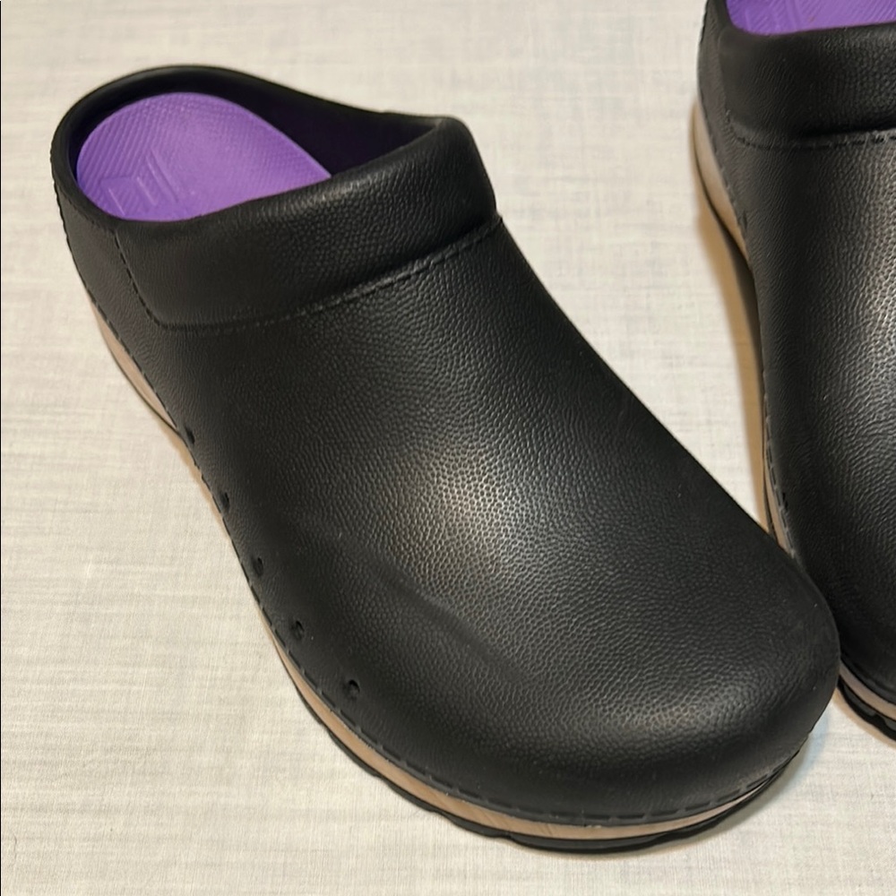 Dansko Black Leather Mules Comfortable Durable Design - Picture 5 of 7